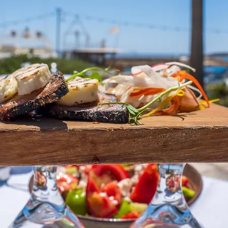 Beautiful Naxos Triple 150m From St George 公寓