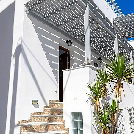 Apartment Beautiful Naxos Triple 150m From St George *